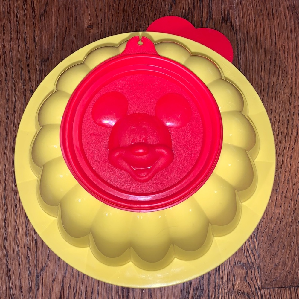Tupperware Mickey Mouse
